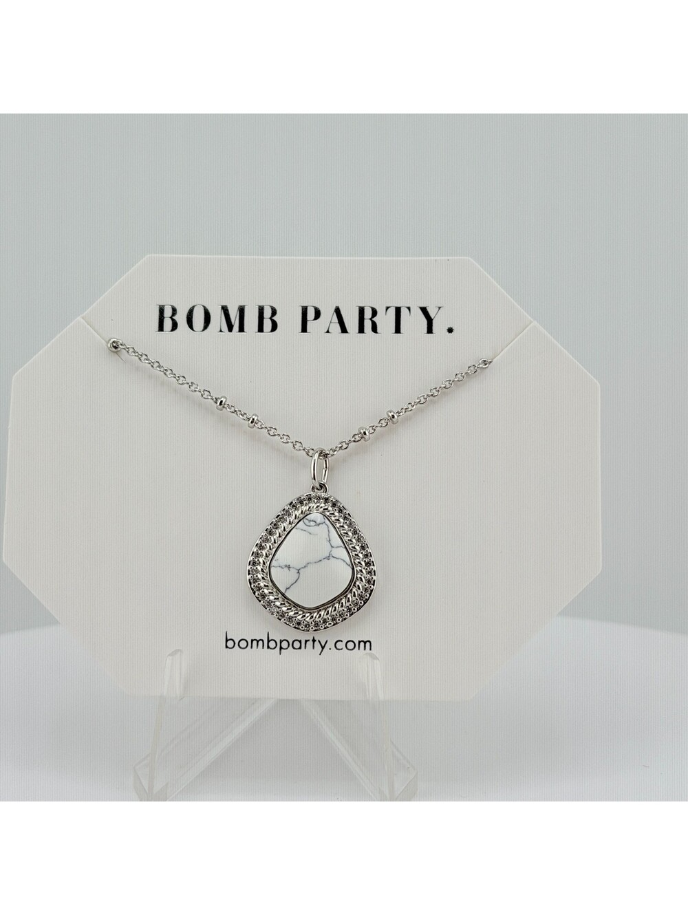 Bomb Party Desert Queen Necklace "Sahara Nights" White Magnesite RBP3819 RETRO